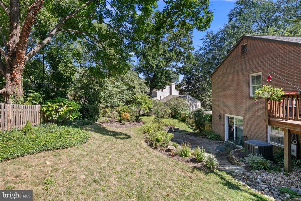 1804 MASON HILL DRIVE