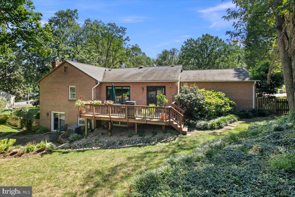 1804 MASON HILL DRIVE