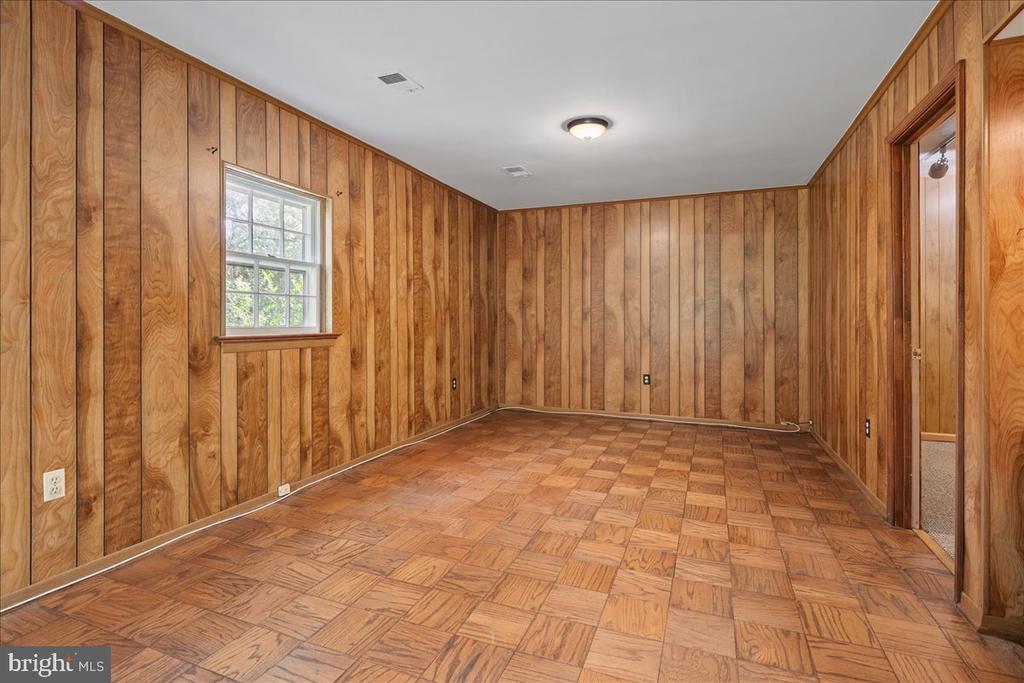1804 MASON HILL DRIVE