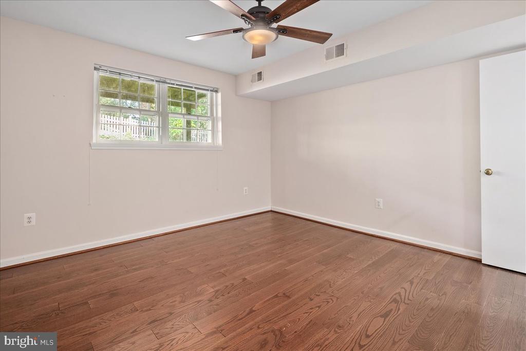 1804 MASON HILL DRIVE