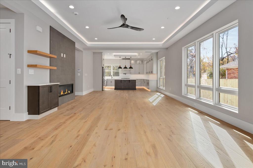 1600 LAFAYETTE DRIVE