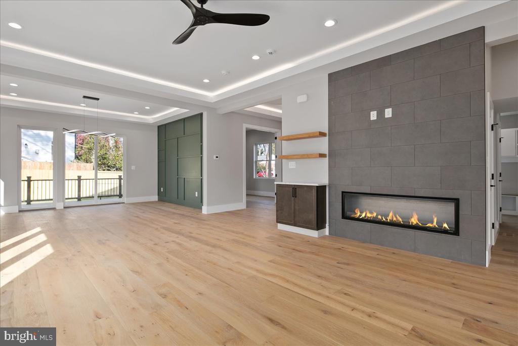 1600 LAFAYETTE DRIVE