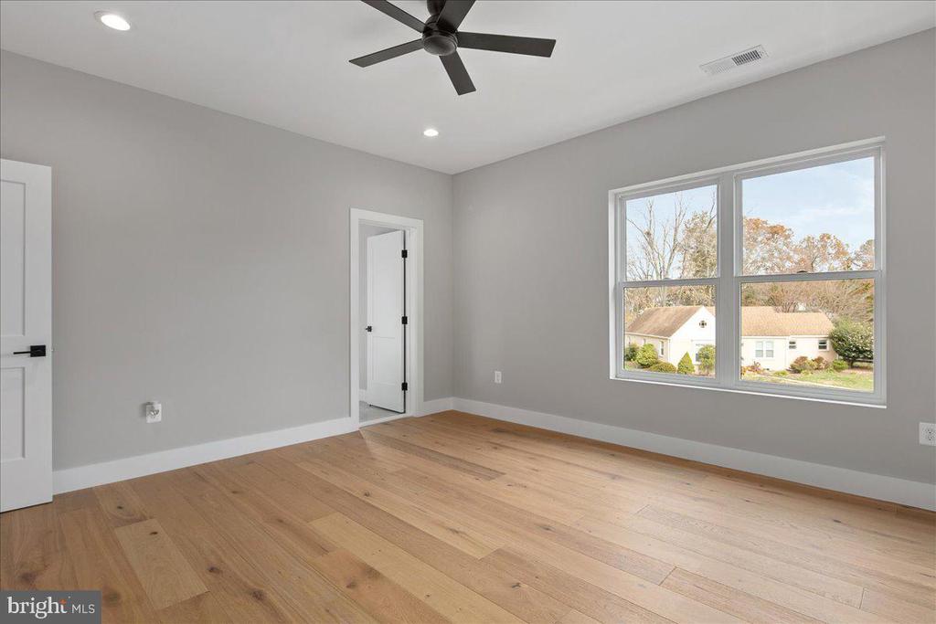 1600 LAFAYETTE DRIVE