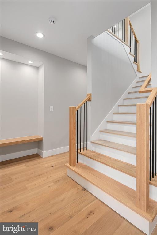 1600 LAFAYETTE DRIVE
