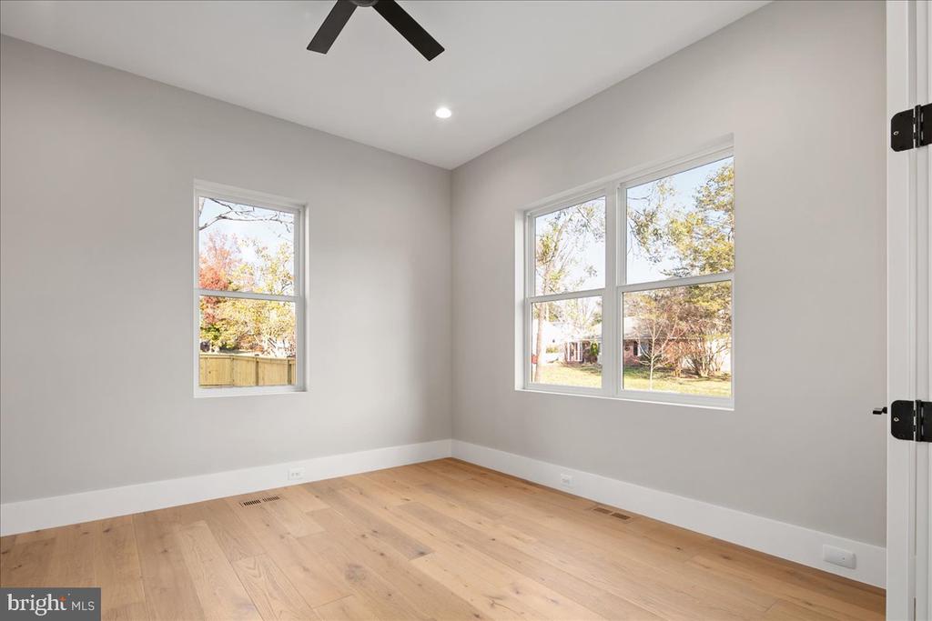 1600 LAFAYETTE DRIVE