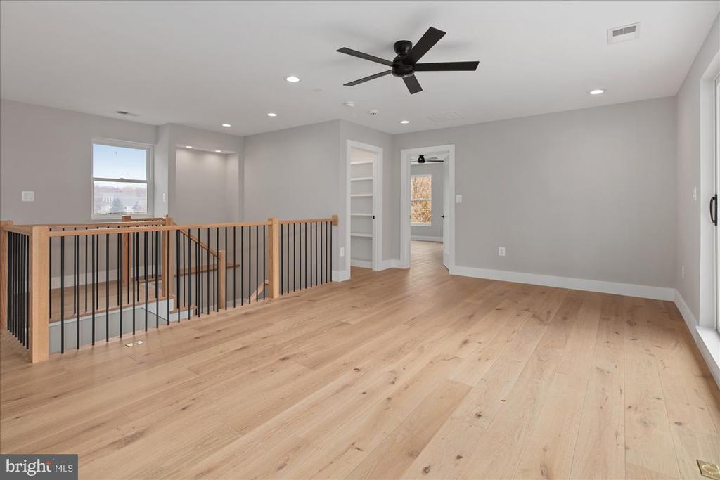1600 LAFAYETTE DRIVE