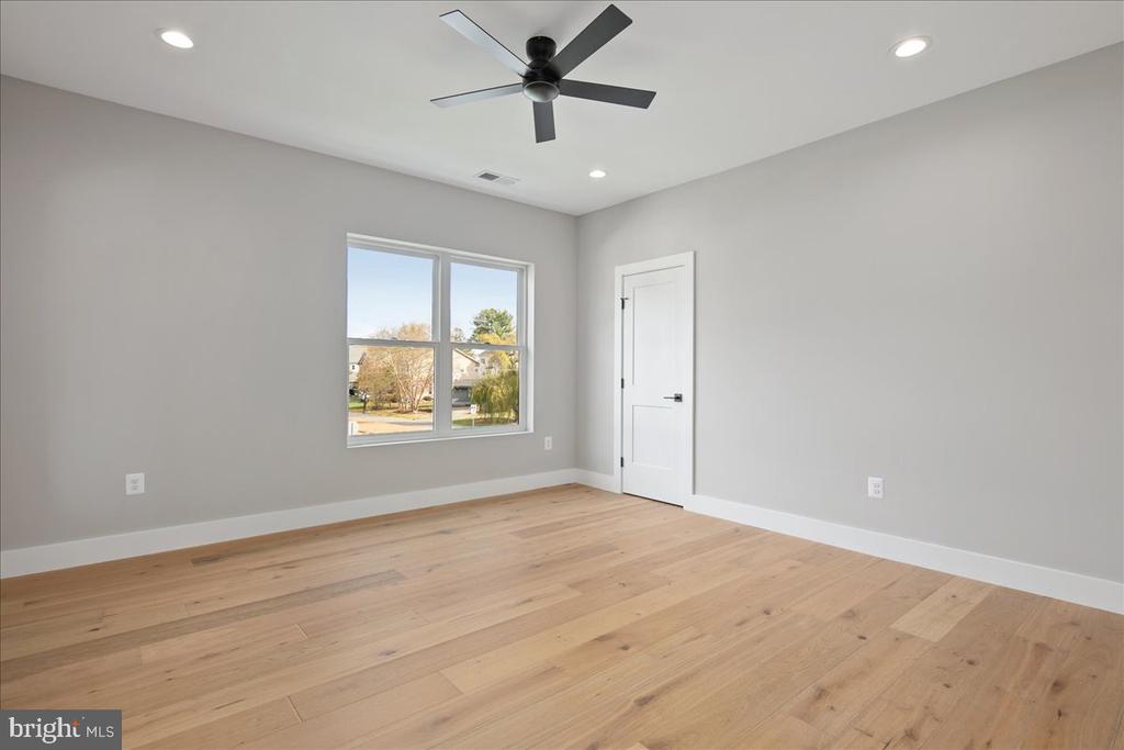 1600 LAFAYETTE DRIVE