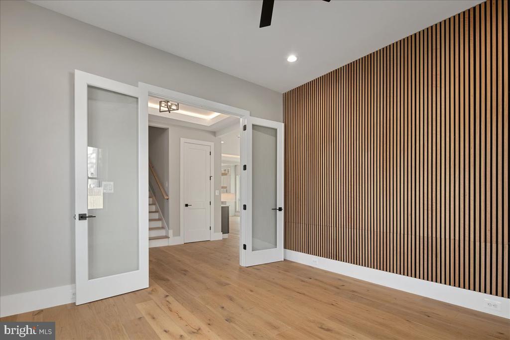 1600 LAFAYETTE DRIVE