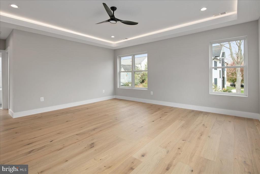 1600 LAFAYETTE DRIVE