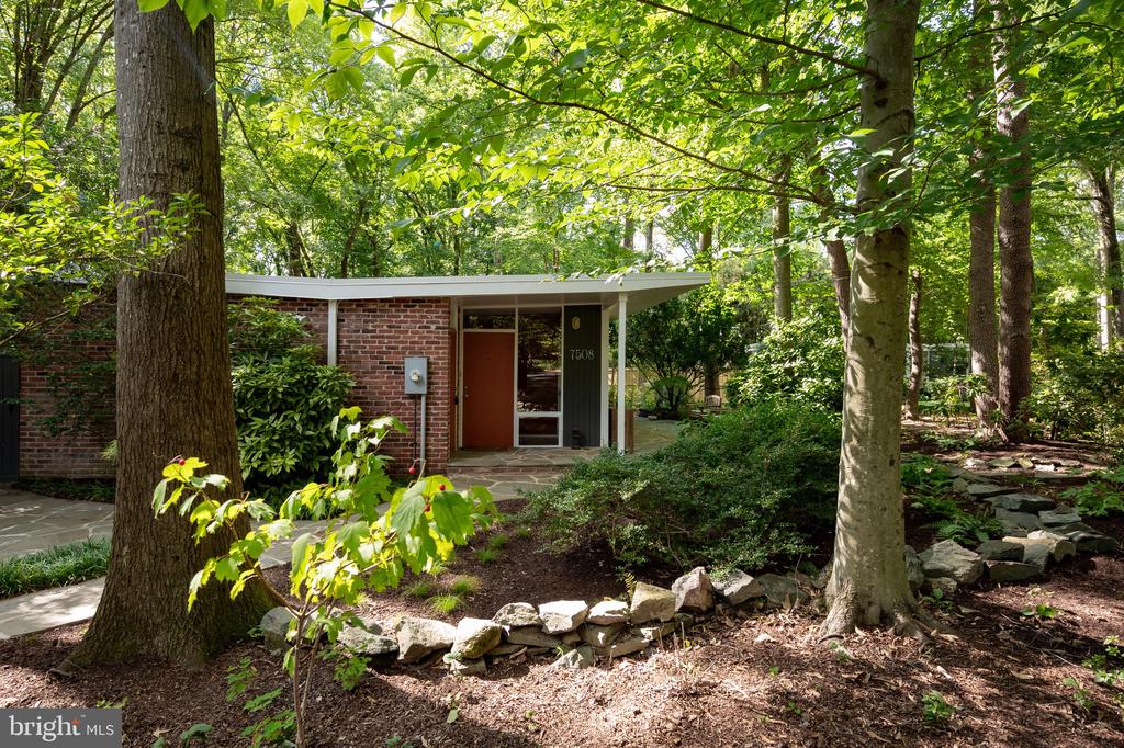 7508 RANGE ROAD