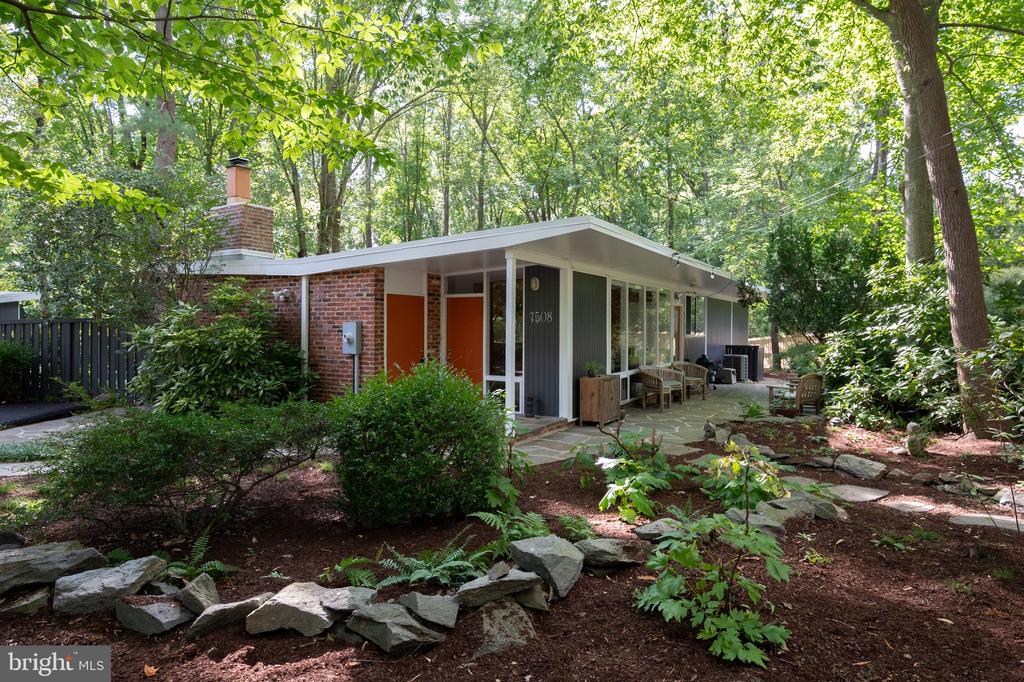 7508 RANGE ROAD