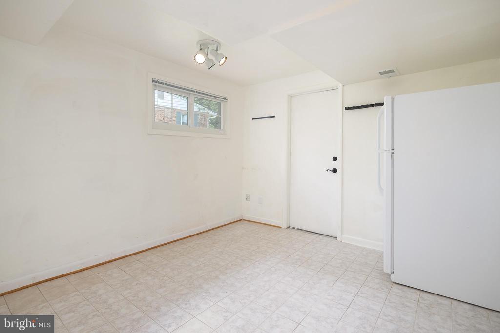 3017 BATTERSEA LANE