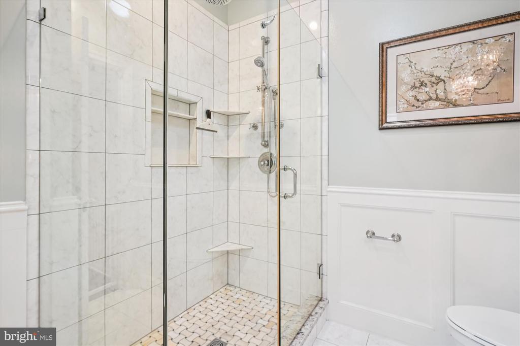 1616 SHERWOOD HALL LANE