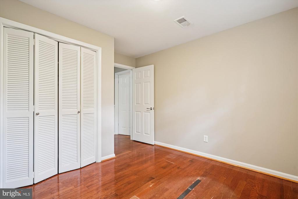 1616 SHERWOOD HALL LANE