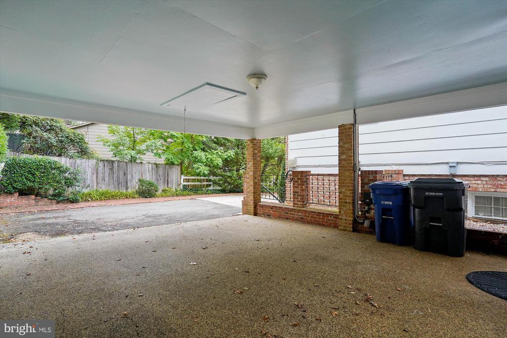1616 SHERWOOD HALL LANE