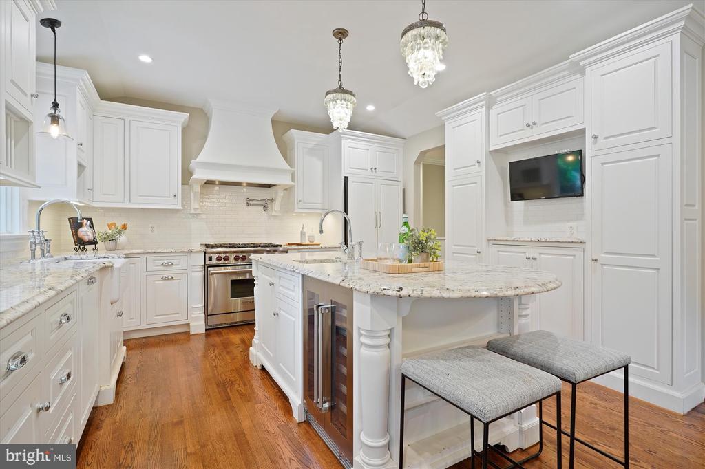 1616 SHERWOOD HALL LANE