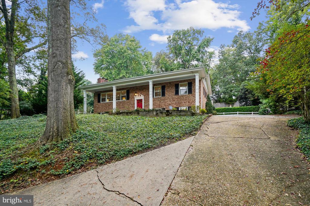1616 SHERWOOD HALL LANE