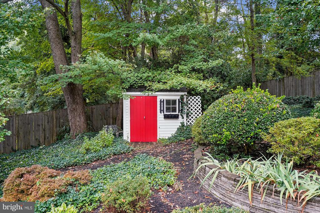 1616 SHERWOOD HALL LANE