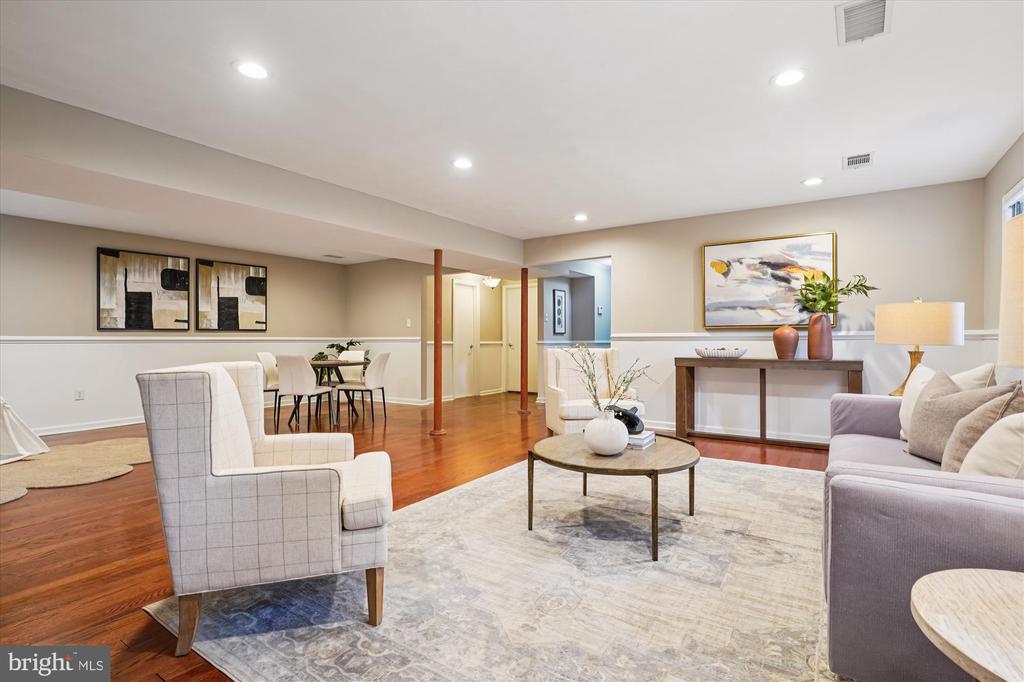 1616 SHERWOOD HALL LANE