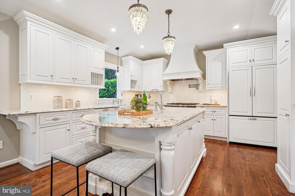 1616 SHERWOOD HALL LANE