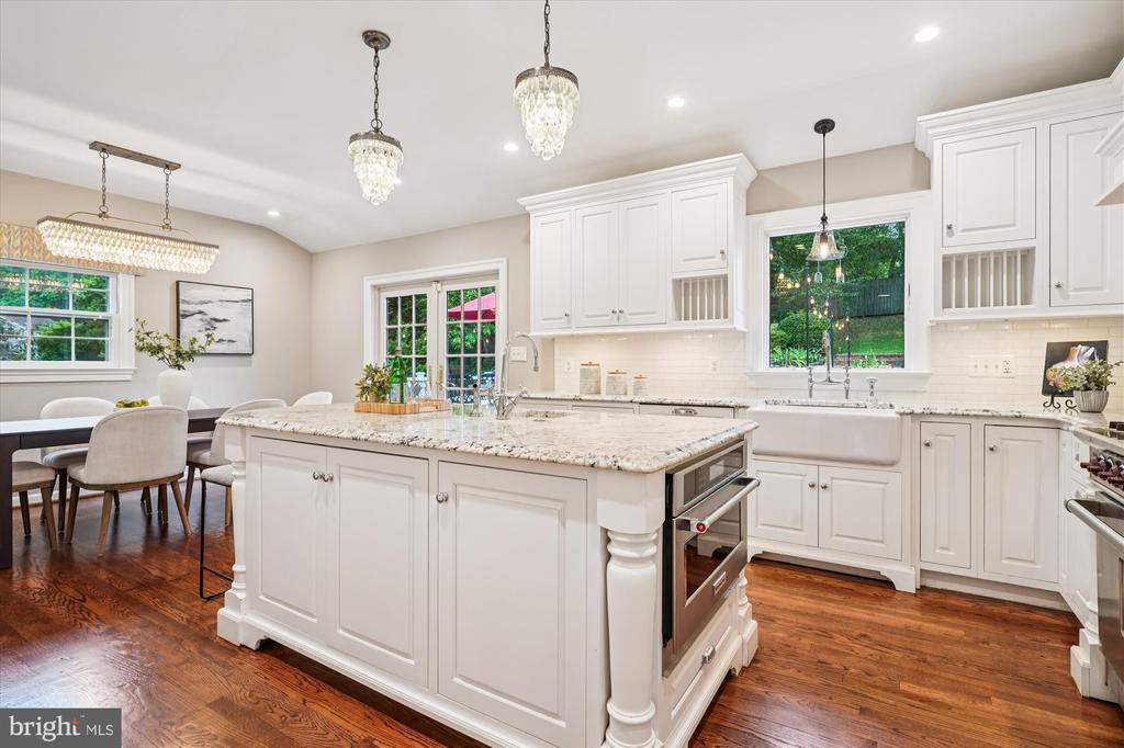 1616 SHERWOOD HALL LANE