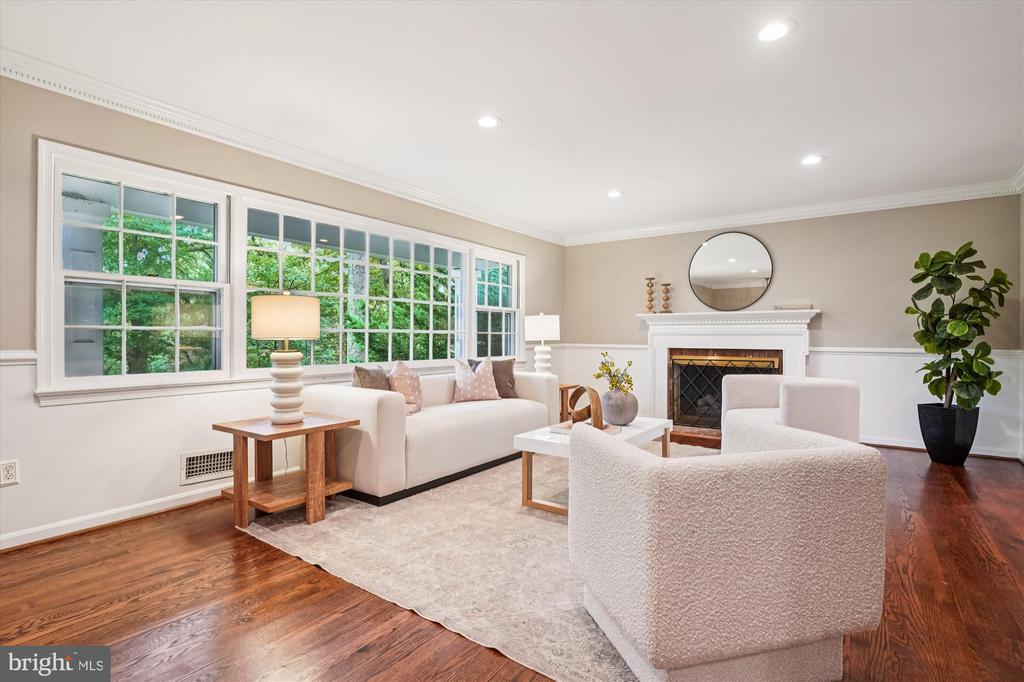 1616 SHERWOOD HALL LANE