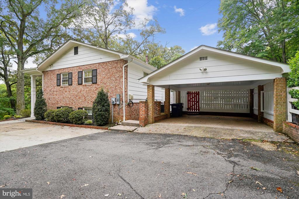 1616 SHERWOOD HALL LANE