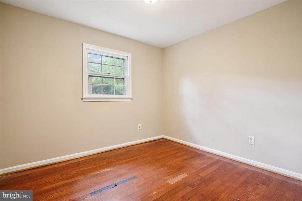 1616 SHERWOOD HALL LANE