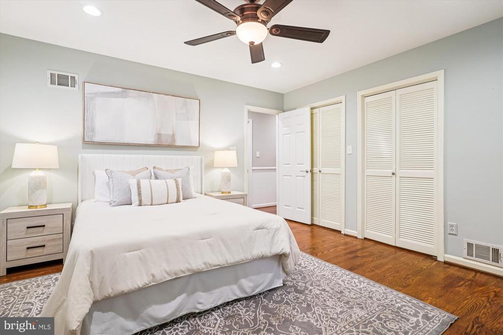 1616 SHERWOOD HALL LANE