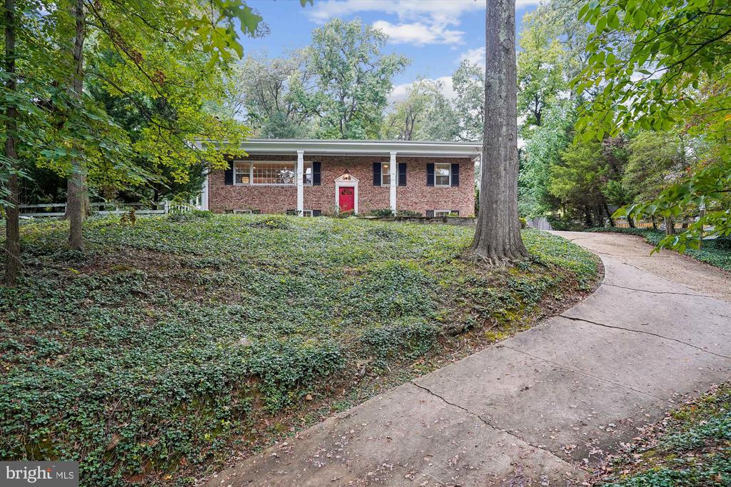 1616 SHERWOOD HALL LANE