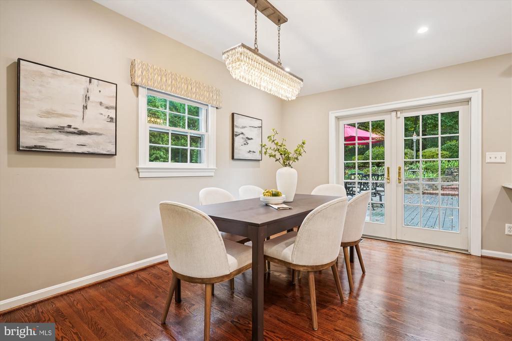 1616 SHERWOOD HALL LANE