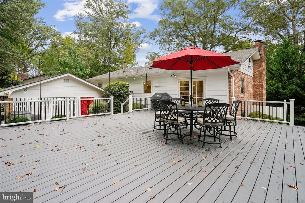 1616 SHERWOOD HALL LANE