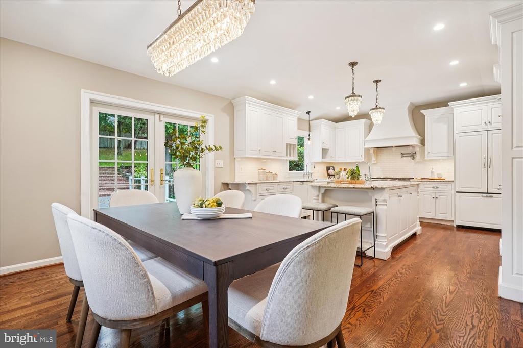 1616 SHERWOOD HALL LANE