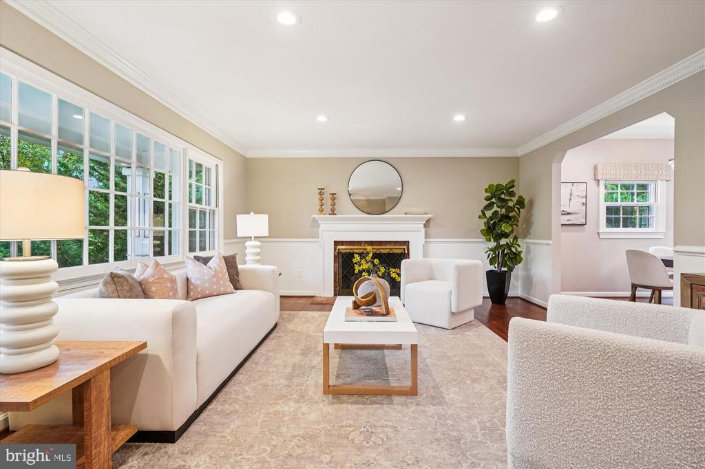 1616 SHERWOOD HALL LANE