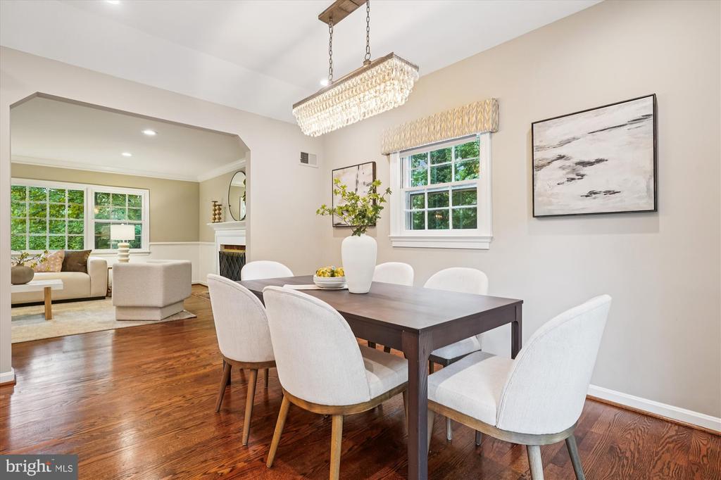 1616 SHERWOOD HALL LANE