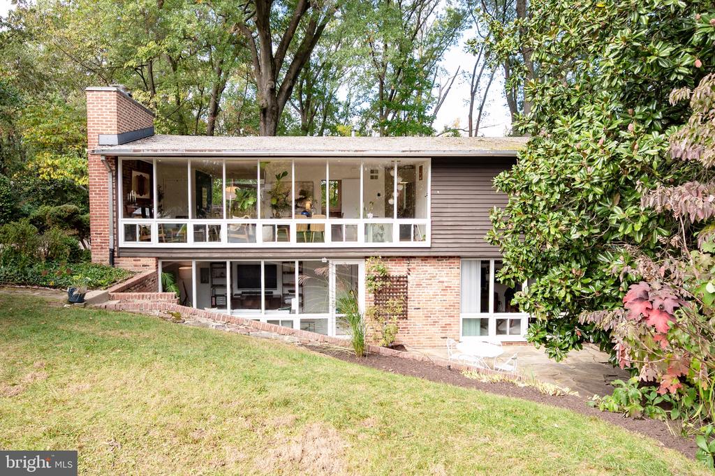 1919 MARTHAS ROAD
