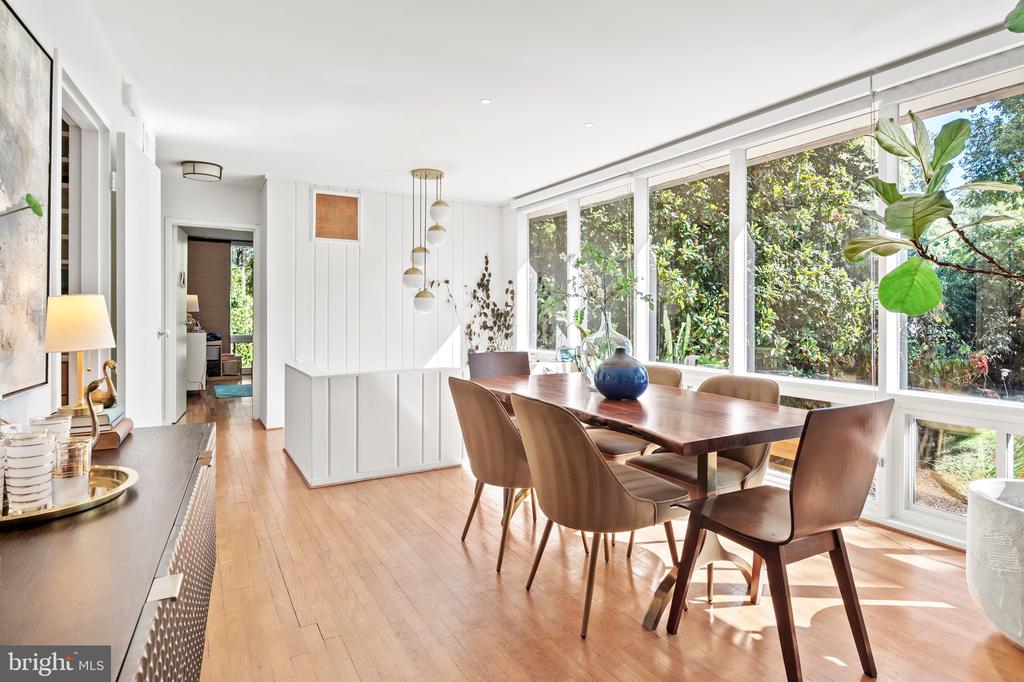 1919 MARTHAS ROAD