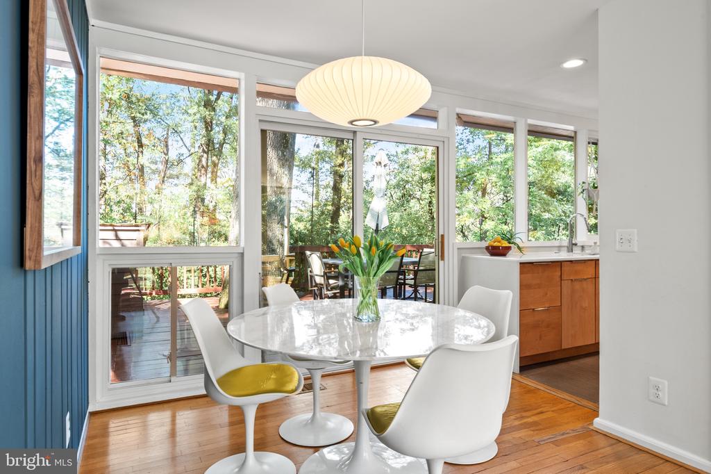 1919 MARTHAS ROAD