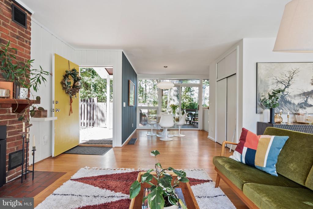 1919 MARTHAS ROAD