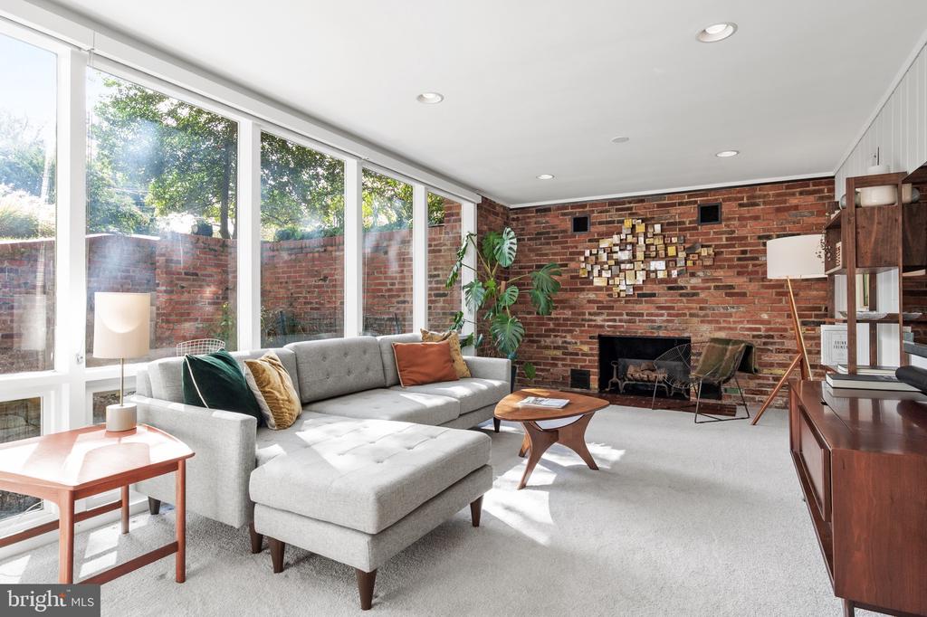 1919 MARTHAS ROAD