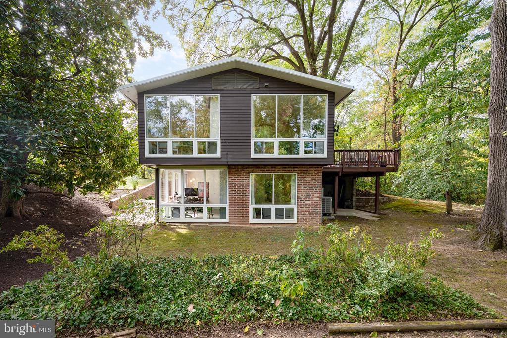 1919 MARTHAS ROAD