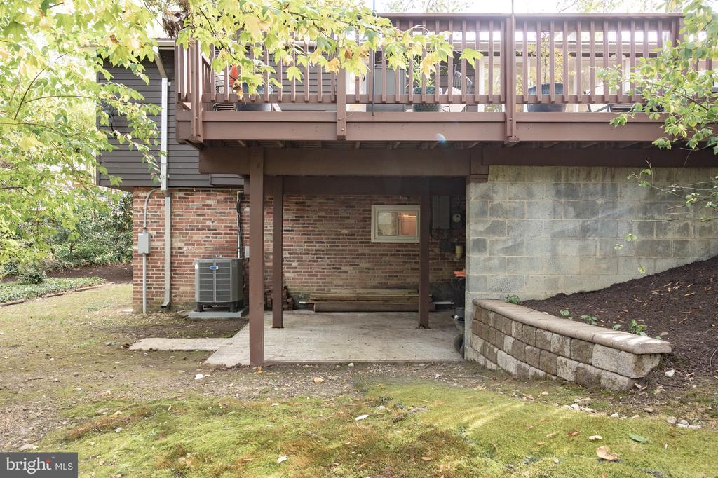 1919 MARTHAS ROAD