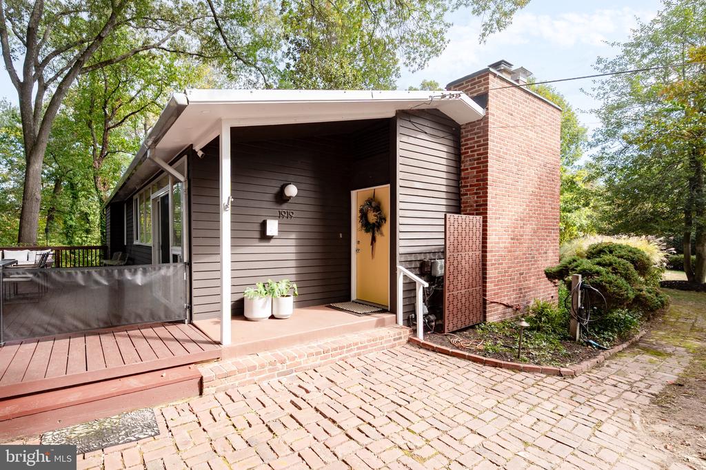 1919 MARTHAS ROAD