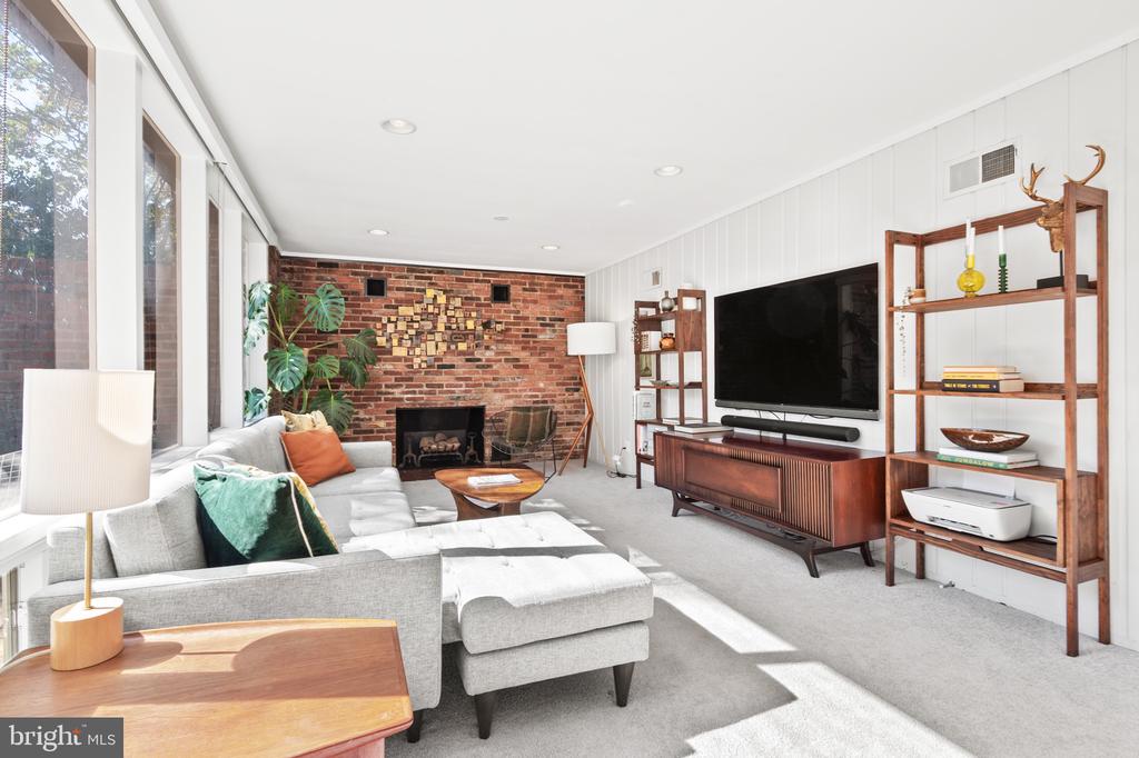 1919 MARTHAS ROAD