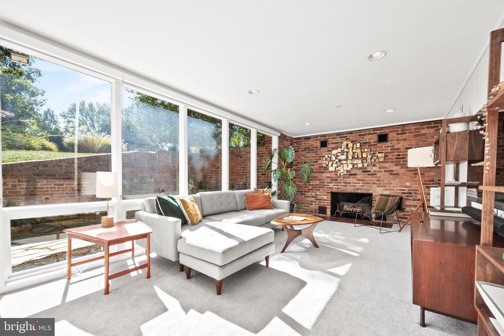 1919 MARTHAS ROAD
