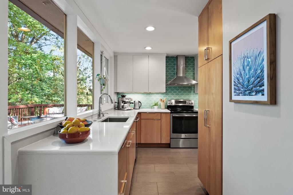 1919 MARTHAS ROAD