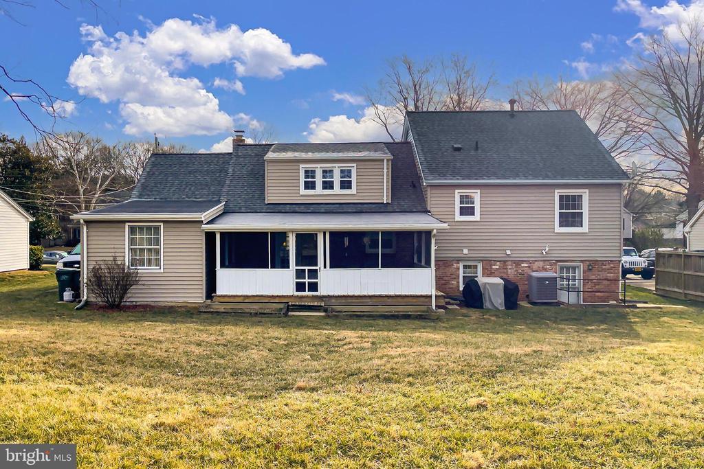 8324 LILAC LANE