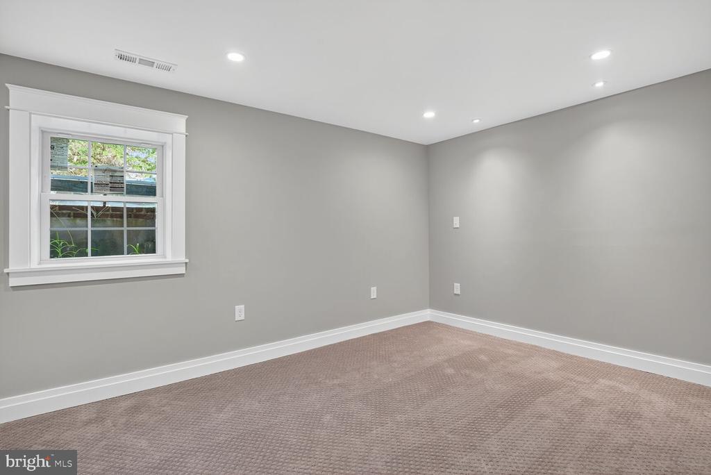 4122 FERRY LANDING ROAD
