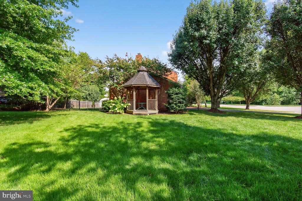 4122 FERRY LANDING ROAD
