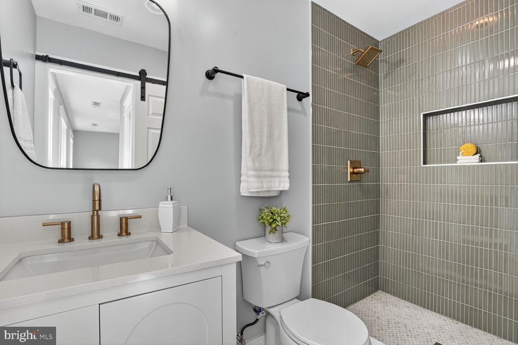 4122 FERRY LANDING ROAD